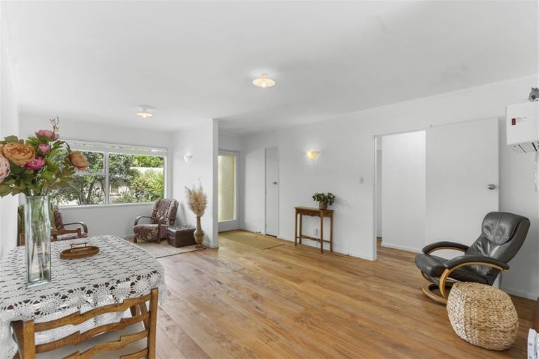 Photo of property in 1/23 Liston Crescent, Cockle Bay, Auckland, 2014