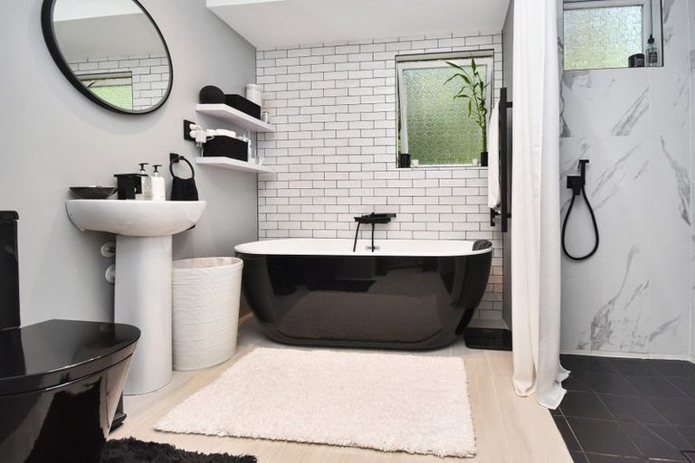 Photo of property in 19 Laser Place, Bayview, Auckland, 0629