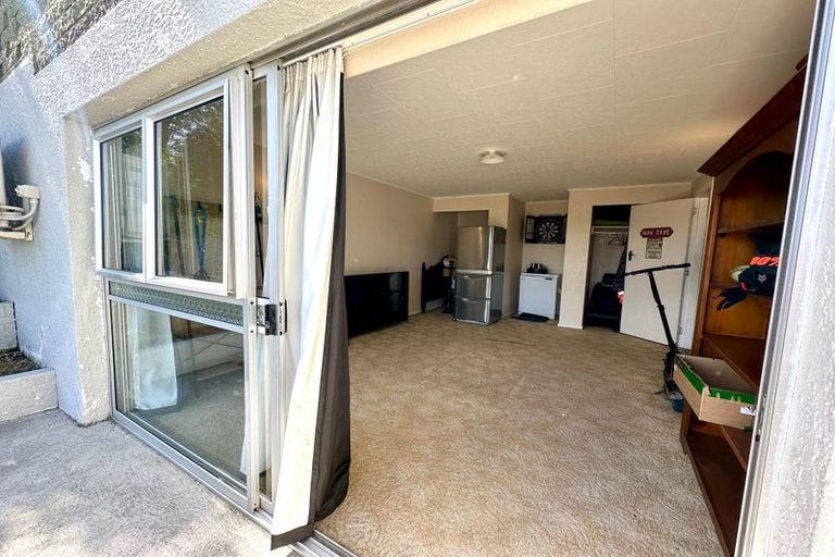 Photo of property in 16 Barnego Road, Balclutha, 9230