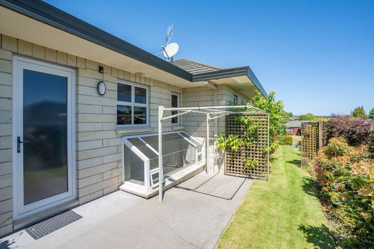 Photo of property in 90 Harvey Street, Waipahihi, Taupo, 3330