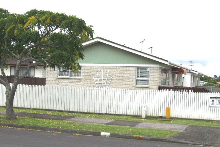 Photo of property in 2/15 Cranberry Place, Bucklands Beach, Auckland, 2012