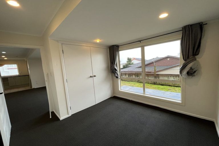 Photo of property in 75 Bradbury Road, Botany Downs, Auckland, 2010
