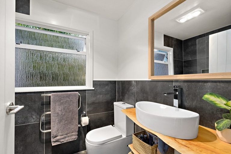 Photo of property in 2/24 Woodside Road, Massey, Auckland, 0614