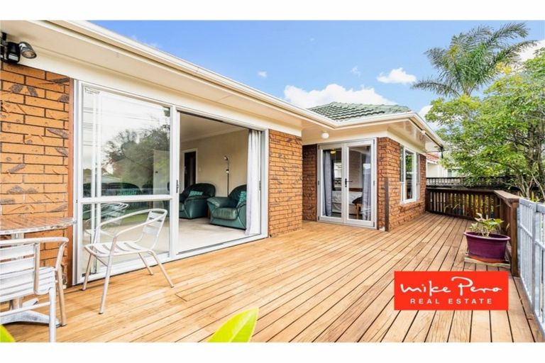 Photo of property in 2/18 Glengarry Road, Glen Eden, Auckland, 0602
