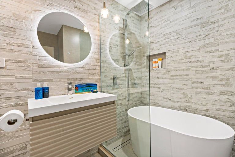 Photo of property in 5/1 Seaforth Avenue, Mangere Bridge, Auckland, 2022