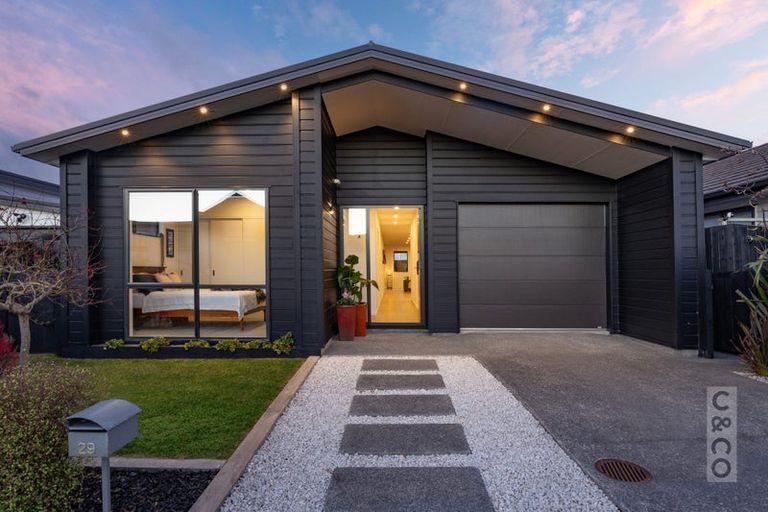 Photo of property in 29 Lumbarda Drive, Kumeu, 0810