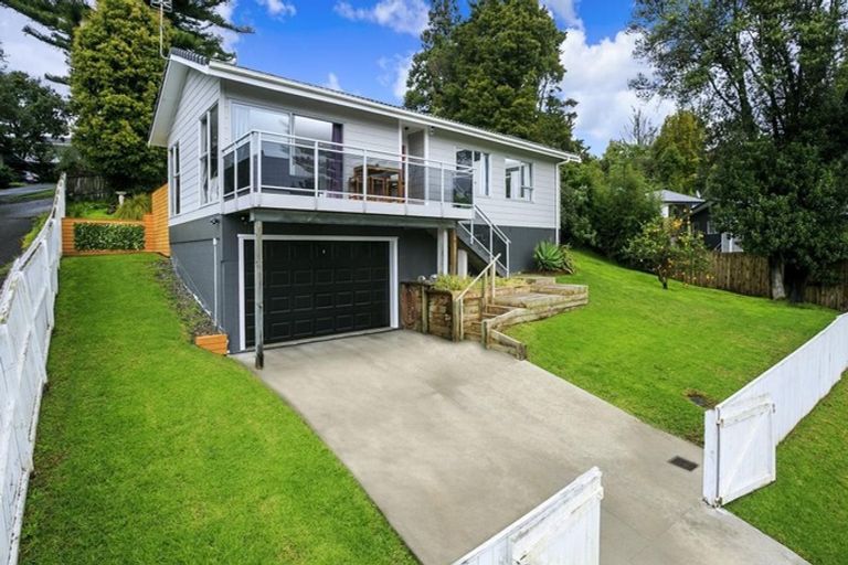 Photo of property in 7 Beeche Place, Birkdale, Auckland, 0626