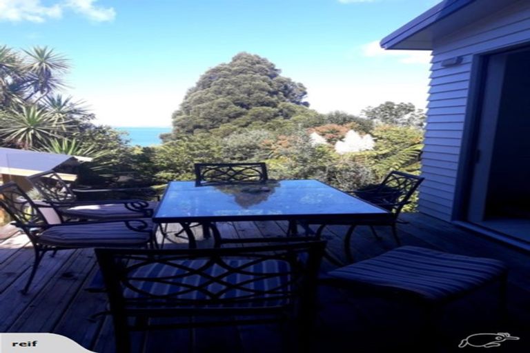 Photo of property in 30c Wade River Road, Stanmore Bay, Whangaparaoa, 0932