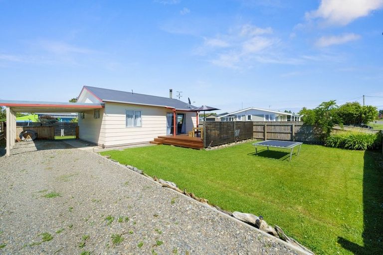 Photo of property in 18a Shortt Street, Foxton Beach, Foxton, 4815