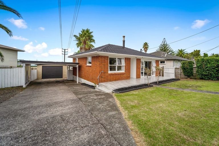 Photo of property in 125 Waimumu Road, Massey, Auckland, 0614