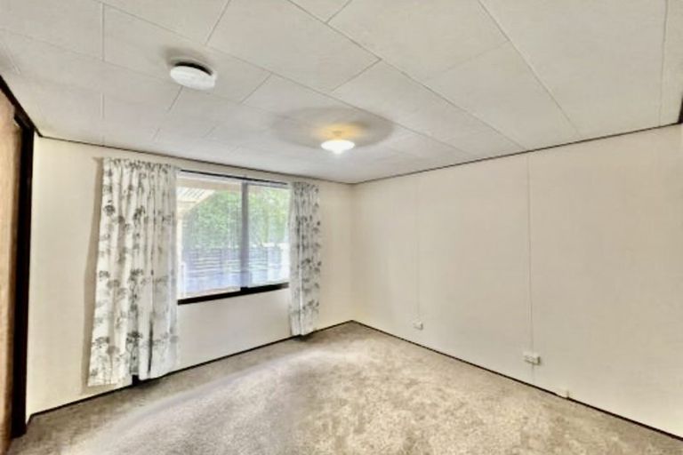 Photo of property in 2/26a Woodglen Road, Glen Eden, Auckland, 0602