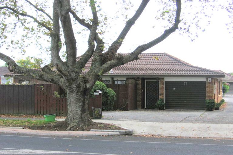 Photo of property in 2/15 Lupton Road, Manurewa, Auckland, 2102