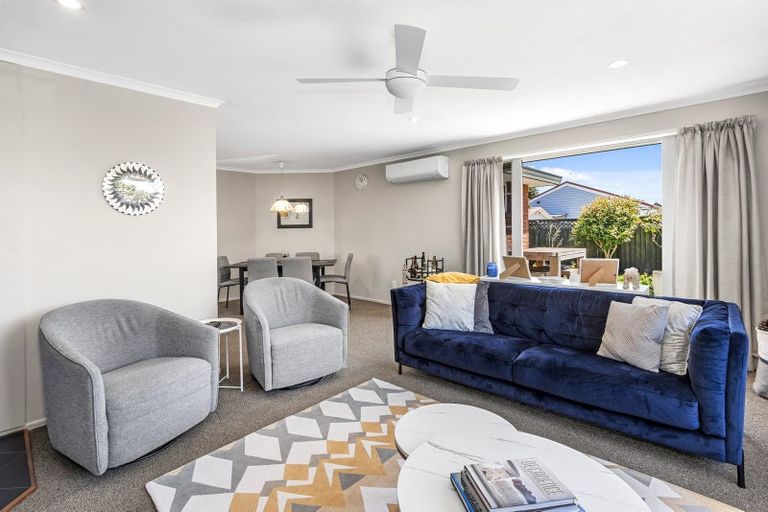 Photo of property in 306a Pages Road, Wainoni, Christchurch, 8061