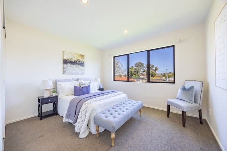 Photo of property in 13 Knightsbridge Drive, Forrest Hill, Auckland, 0620