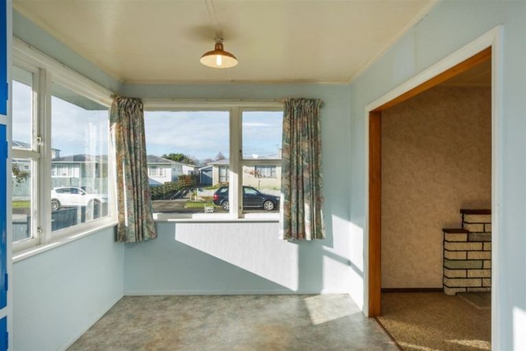 Photo of property in 11 Somerset Crescent, Highbury, Palmerston North, 4412