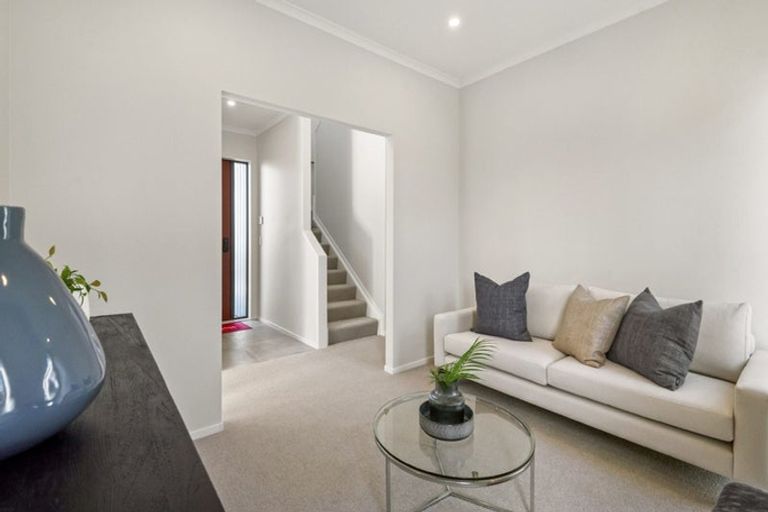 Photo of property in 2 Owen Chapman Drive, Red Beach, 0932