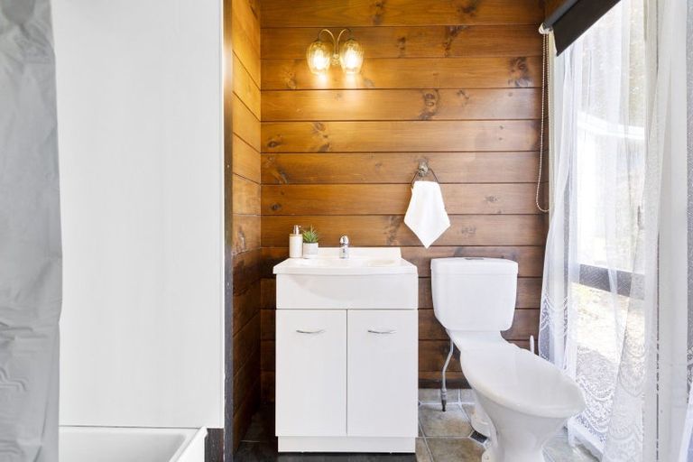 Photo of property in 295 Mangorei Road, Merrilands, New Plymouth, 4312