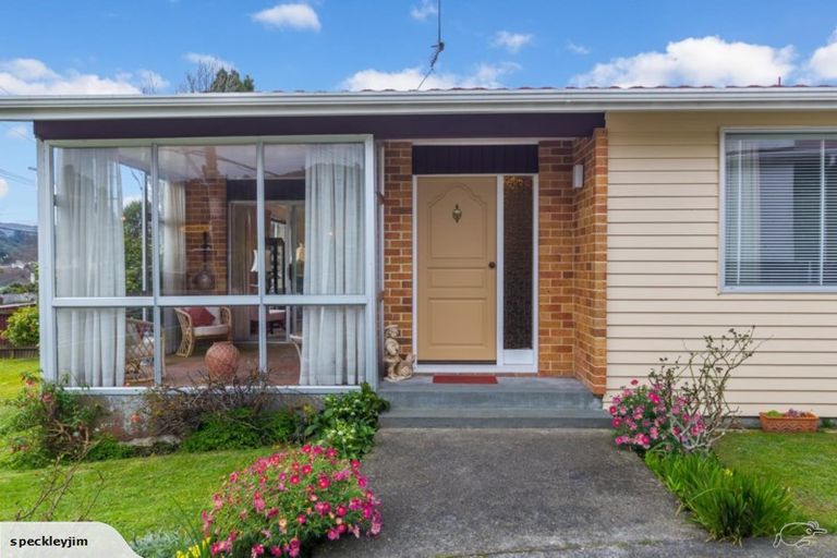 Photo of property in 301 Stokes Valley Road, Stokes Valley, Lower Hutt, 5019