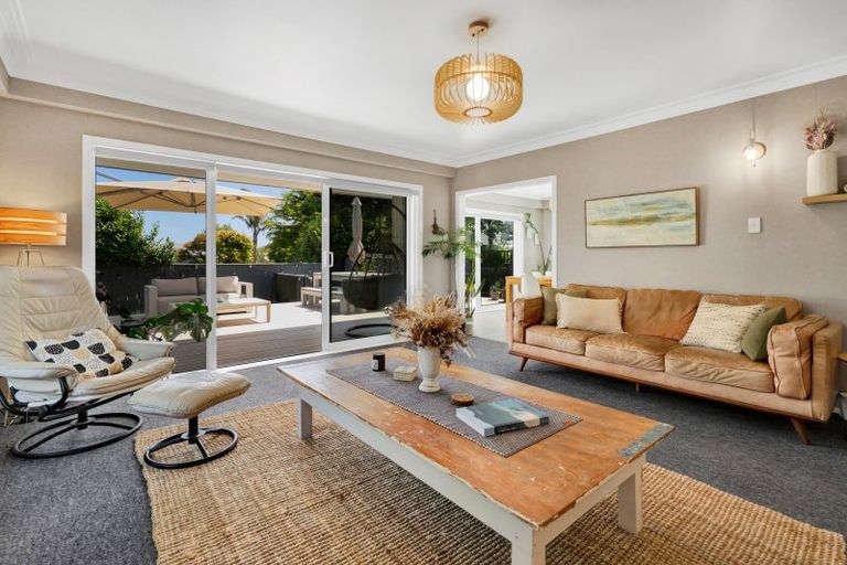 Photo of property in 64 Nevada Drive, Merrilands, New Plymouth, 4312