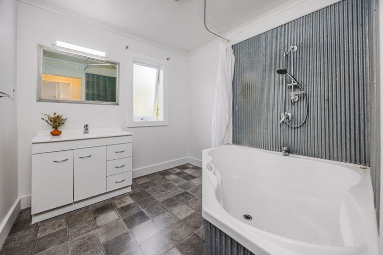 Photo of property in 35 Victoria Avenue, Waiuku, 2123