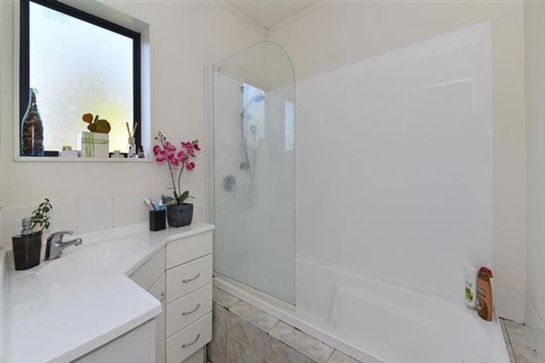 Photo of property in 198 Hill Road, Manurewa, Auckland, 2105