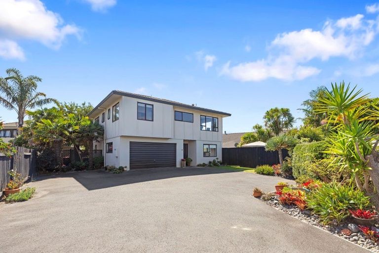 Photo of property in 10a Hayley Grove, Papamoa Beach, Papamoa, 3118