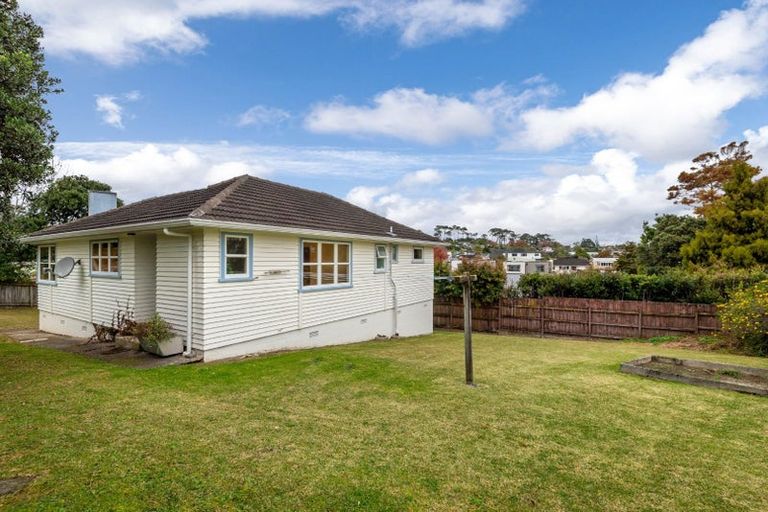 Photo of property in 72 Blakeborough Drive, Forrest Hill, Auckland, 0620