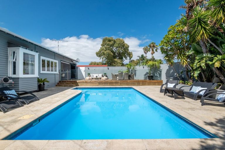 Photo of property in 1/5 Nelson Avenue, Northcote Point, Auckland, 0627