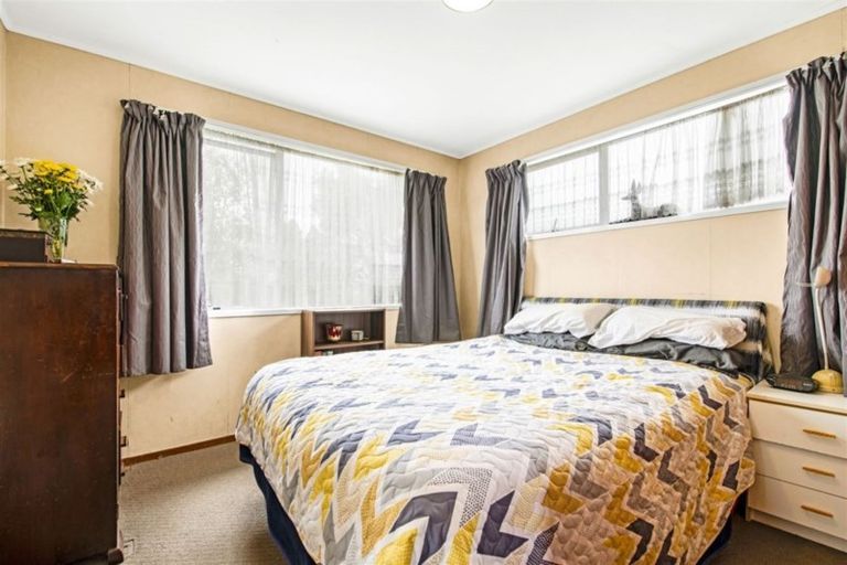 Photo of property in 6 Cherry Tree Place, Massey, Auckland, 0614