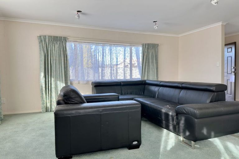 Photo of property in 10 Brosna Place, East Tamaki, Auckland, 2016