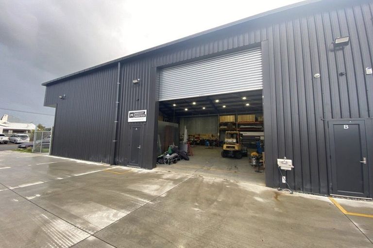 Photo of property in 11 Woodward Street West, Featherston, 5710