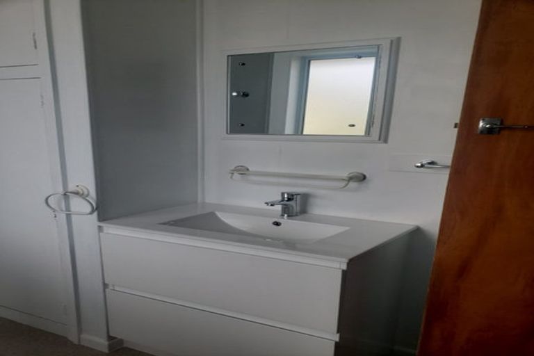 Photo of property in 23b Bayview Road, Bayview, Auckland, 0629