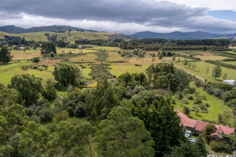 Photo of property in 839b Chester Road, West Taratahi, Carterton, 5791
