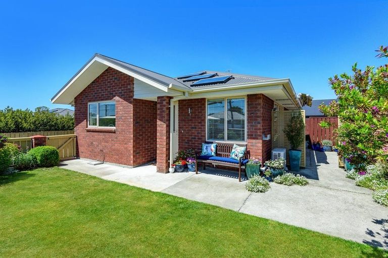 Photo of property in 27 Saltaire Street, North New Brighton, Christchurch, 8083