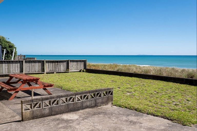 Photo of property in 91 Karewa Parade, Papamoa Beach, Papamoa, 3118