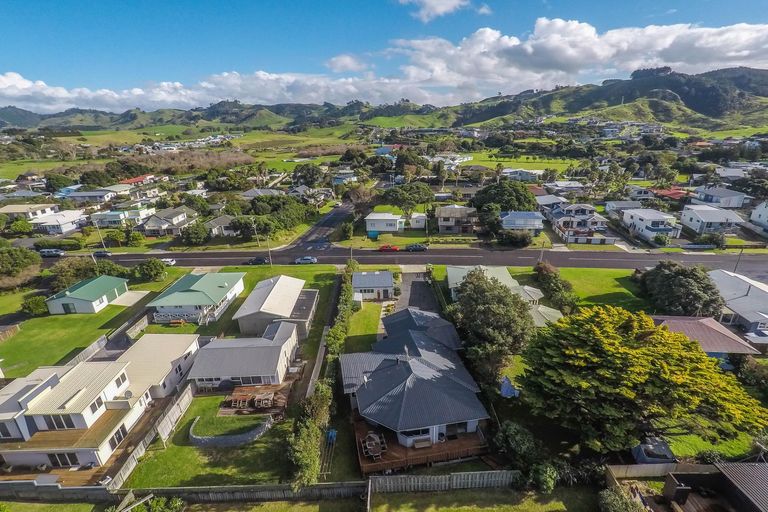 Photo of property in 31 Dillon Street, Waihi Beach, 3611