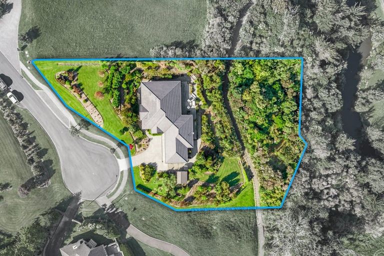 Photo of property in 21 Laguna Place, Matakatia, Whangaparaoa, 0930