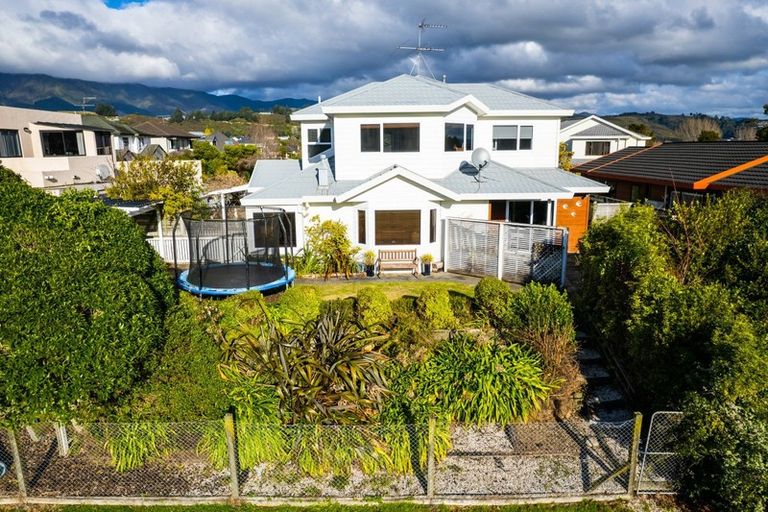Photo of property in 16 Kingfisher Close, Brown Owl, Upper Hutt, 5018