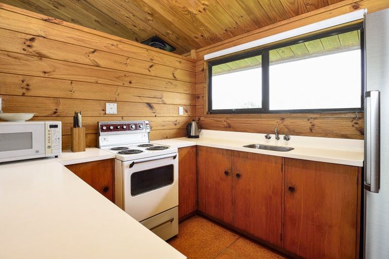 Photo of property in 11 Moana Drive, Mahia, 4198