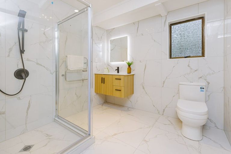 Photo of property in 2b Roys Road, Weymouth, Auckland, 2103