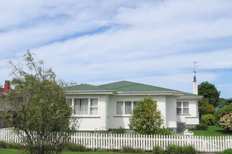 Photo of property in 18 Oak Street, Mangapapa, Gisborne, 4010