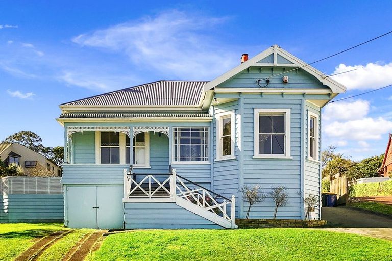 Photo of property in 67 Palmerston Road, Birkenhead, Auckland, 0626