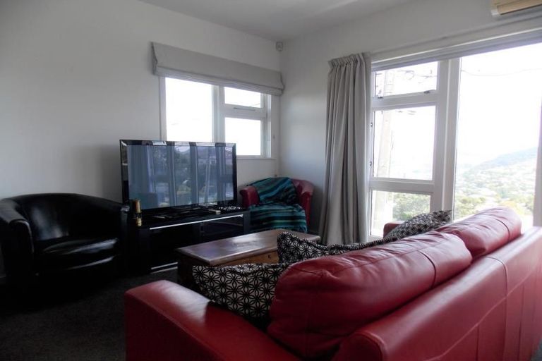 Photo of property in 1a Clive Road, Khandallah, Wellington, 6035