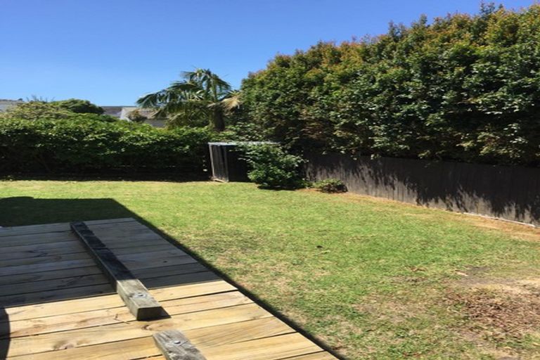 Photo of property in 2/26 Bayview Road, Hauraki, Auckland, 0622