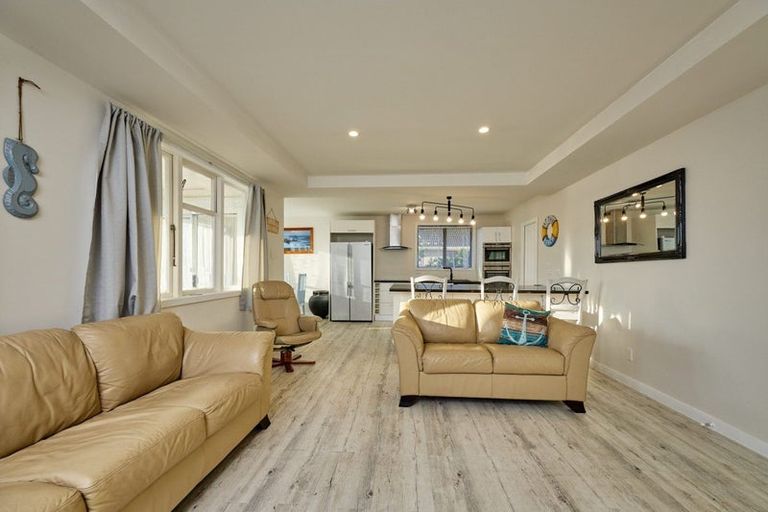 Photo of property in 73 Churchill Street, Kaikoura, 7300