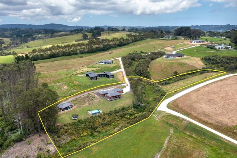 Photo of property in 225d Amreins Road, Taupaki, 0782