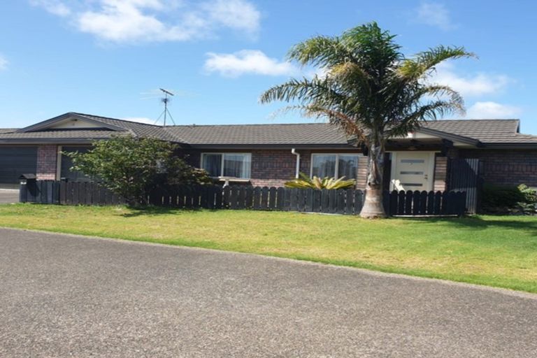 Photo of property in 3/15 O'sullivan Place, Waiuku, 2123
