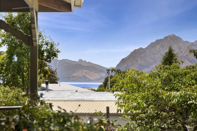 Photo of property in 7 Parry Crescent, Lake Hawea, Wanaka, 9382