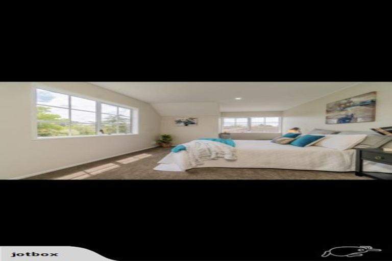 Photo of property in 67 Botany Road, Botany Downs, Auckland, 2010