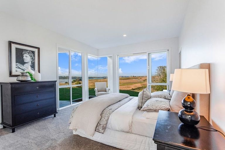 Photo of property in 189 Vaughans Road, Okura, Albany, 0792